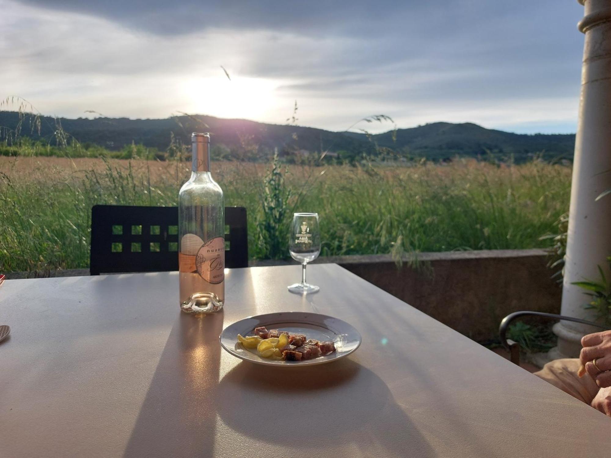 Gites La Musardiere Alba-la-Romaine Exteriör bild